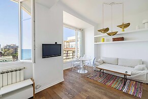 Air-conditioned Seafront Apartment - Nice