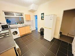 Pets - Parking - Patio - Wifi - Sleeps 4