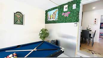Home Near Hard Rock w BBQ Pool Table