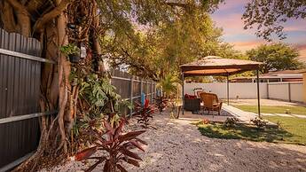 Home Near Hard Rock w BBQ Pool Table