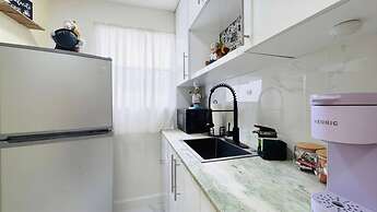 Cozy Private Studio Parking and BBQ