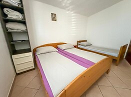 Americana Karlobag Apartments