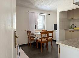 Americana Karlobag Apartments