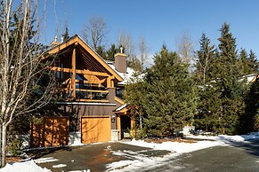 Harmony Chalet at Montebello