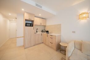 Apartment Place des Lices -2bdr/6p- Saint Tropez