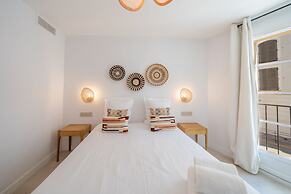 Apartment Place des Lices -2bdr/6p- Saint Tropez