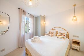 Apartment Place des Lices -2bdr/6p- Saint Tropez