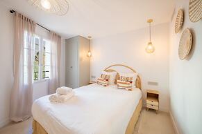 Apartment Place des Lices -2bdr/6p- Saint Tropez
