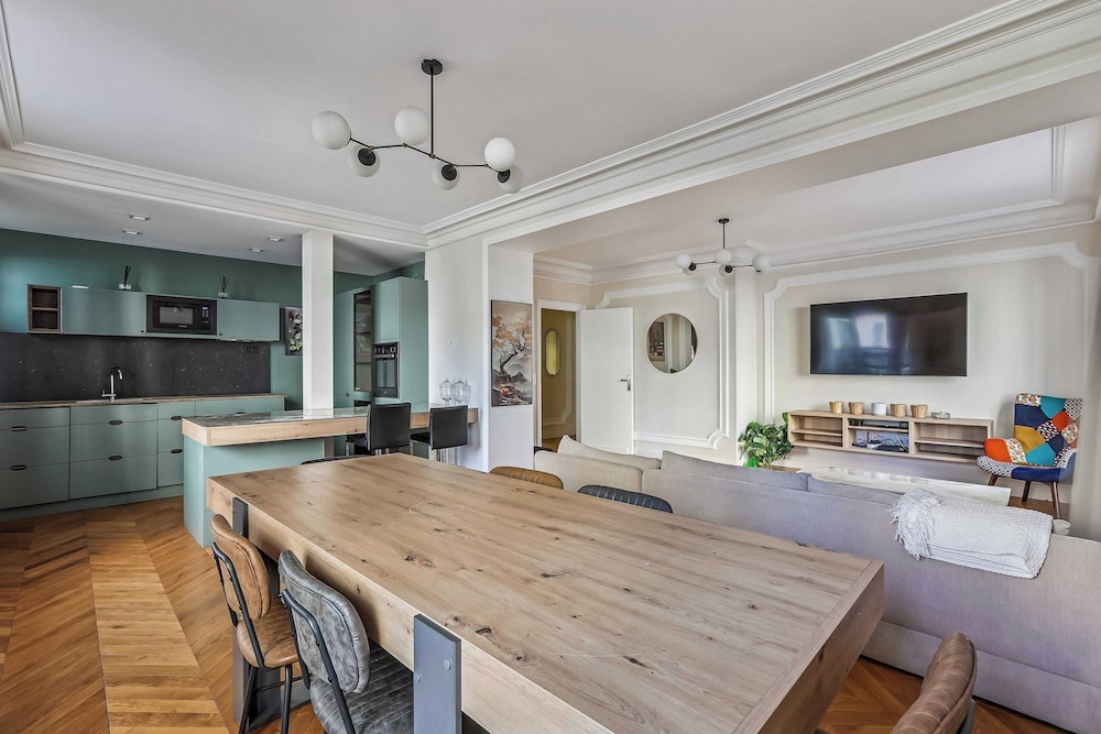 Superb Haussmann-style apt - 2bdr/6p - Trocadero