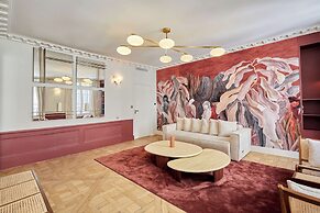 Luxurious AC Apartment Louvre Museum Saint Honore