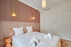 Luxurious AC Apartment Louvre Museum Saint Honore