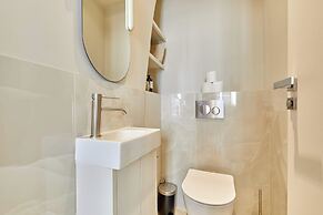 Luxurious AC Apartment Louvre Museum Saint Honore