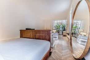 EVA Loft
