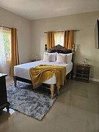 Tranquility Loft, Ocho Rios, Solar Powered