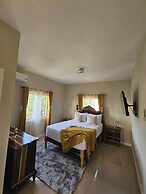 Tranquility Loft, Ocho Rios, Solar Powered