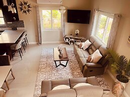 Tranquility Loft, Ocho Rios, Solar Powered