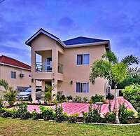 Tranquility Loft, Ocho Rios, Solar Powered