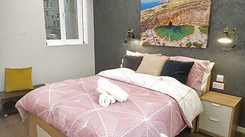 Cosy Albert's Seaside Suites - Sliema