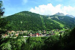 Apartment in Valfrejus Near Gondola