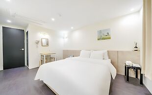 Hotel Azure