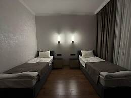 Toi At-Bashy hotel