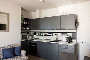 Seafront Apartment With Balcony Panoramic Views