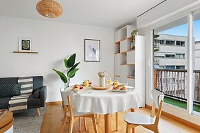 Cozy 2BR Eiffel Tower Area