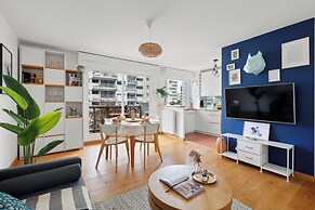 Cozy 2BR Eiffel Tower Area