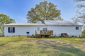 Surrounding Pasture Views! Peaceful Escape in Iuka