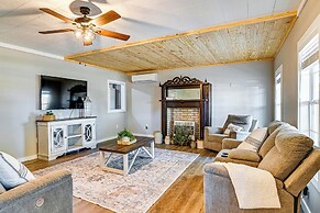 Surrounding Pasture Views! Peaceful Escape in Iuka