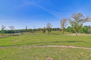 Surrounding Pasture Views! Peaceful Escape in Iuka