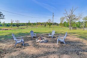 Surrounding Pasture Views! Peaceful Escape in Iuka