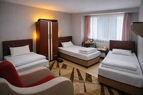 Ari Otel