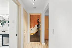 The Jasmine House - Cute & Centrally Located 2 Bedroom Home