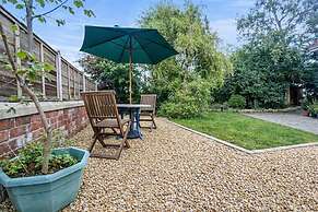3 Bed Bungalow With Large Garden & BBQ