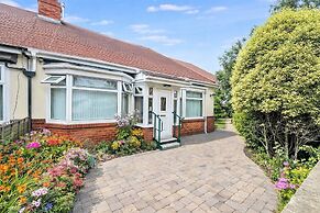 3 Bed Bungalow With Large Garden & BBQ
