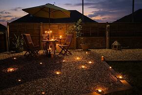 3 Bed Bungalow With Large Garden & BBQ
