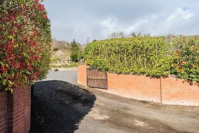 Stunning 1 BD Home in Worcestershire