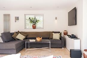 Stunning 1 BD Home in Worcestershire