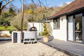 Stunning 1 BD Home in Worcestershire