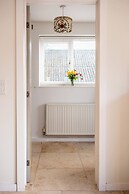 Stunning 1 BD Home in Worcestershire