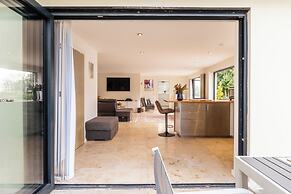 Stunning 1 BD Home in Worcestershire