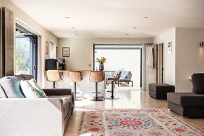 Stunning 1 BD Home in Worcestershire