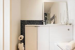 Stunning 1 BD Home in Worcestershire