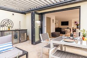 Stunning 1 BD Home in Worcestershire