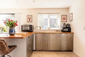 Stunning 1 BD Home in Worcestershire