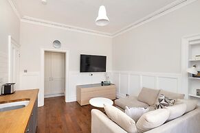 Stylish West End 1-Bed - Prime Location
