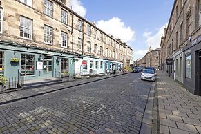 Stylish West End 1-Bed - Prime Location