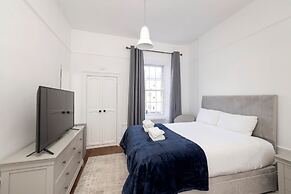 Stylish West End 1-Bed - Prime Location