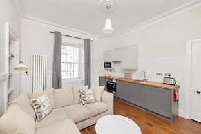 Stylish West End 1-Bed - Prime Location